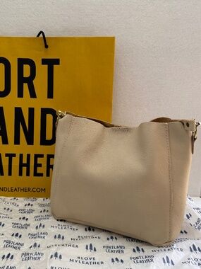NWT Portland Leather Goods PLG Butterfly Bucket Bag in Pebbled Bone